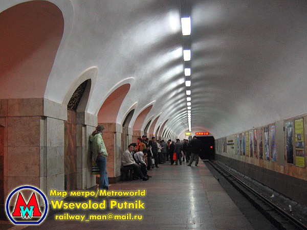 http://metroworld.ruz.net/others/images/baku/04_akademia_02.jpg